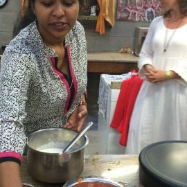 18 Vaření večeře pro VIP hosty festivalu.jpg